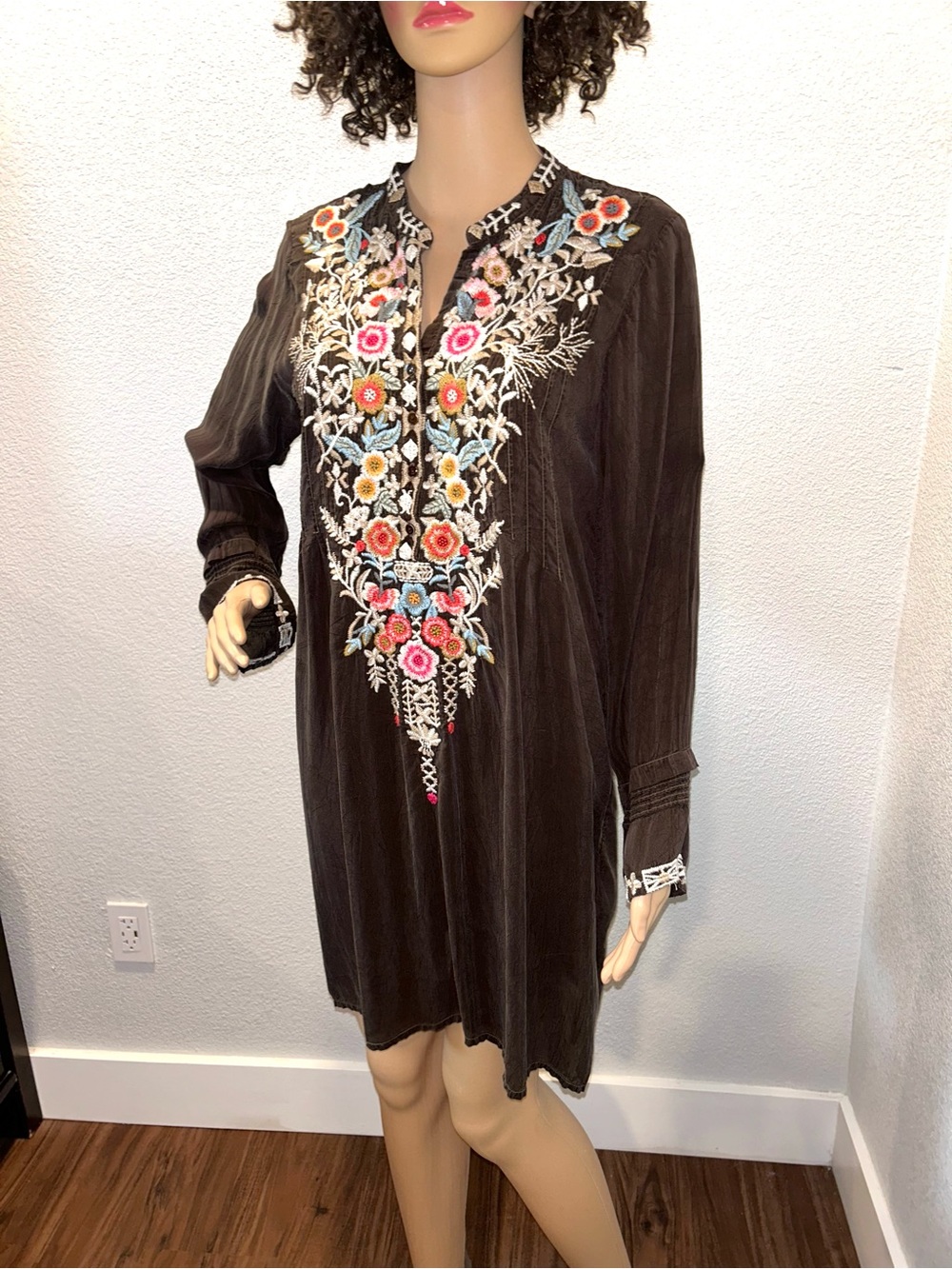 Johnny Was Embroidered Brown Peasant Tunic Top size M